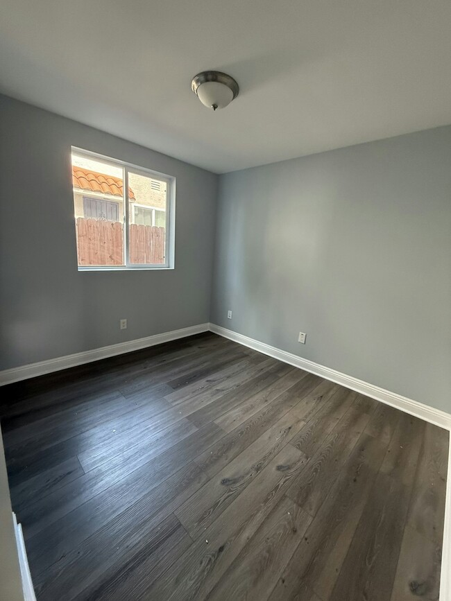 Building Photo - 1727 W 84th Pl