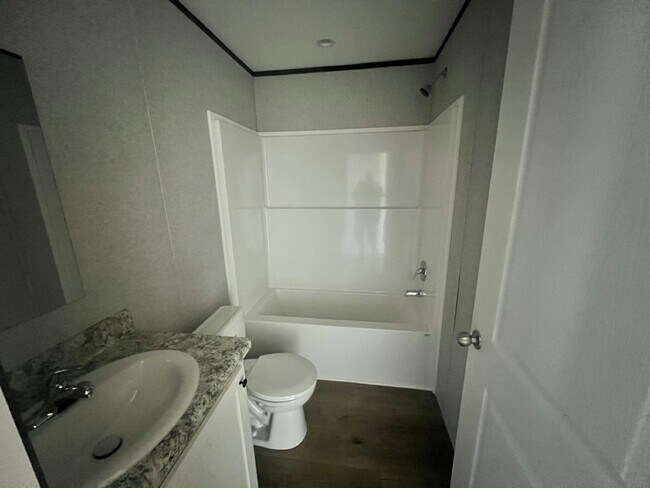 Building Photo - 15 Park Pl