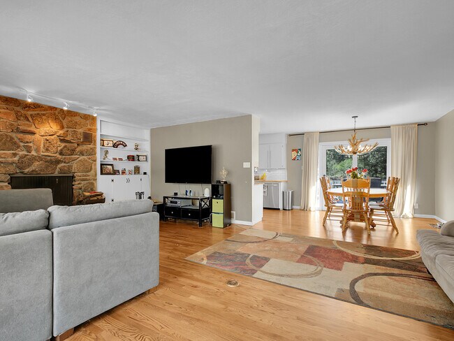 Building Photo - 34586 Circle Dr