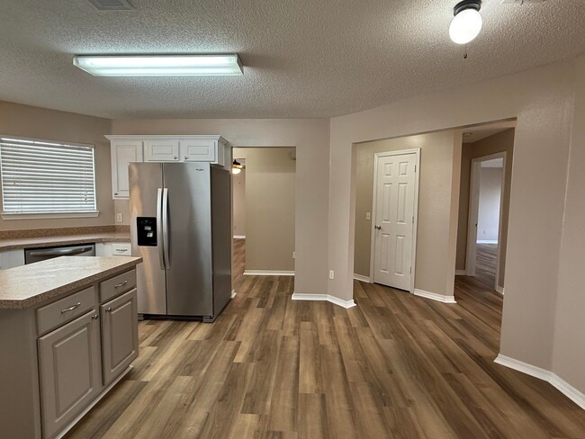 Building Photo - 280 Limestone Cir