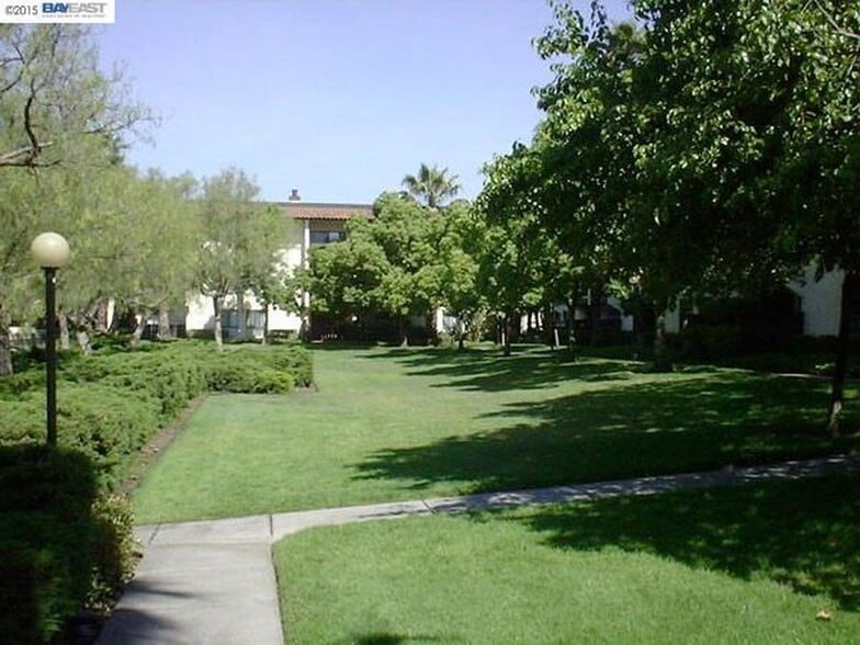 Building Photo - 39975 Cedar Blvd