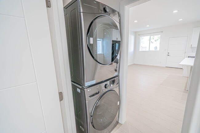 Building Photo - Stunning 3-Bedroom Single-Story ADU in Granada Hills!