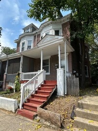 Building Photo - large house very nice close to everything
