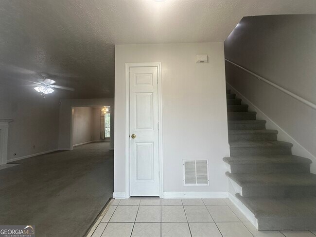Building Photo - 7263 Sandpiper Way
