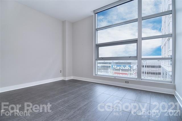 Building Photo - 1100 Metropolitan Ave