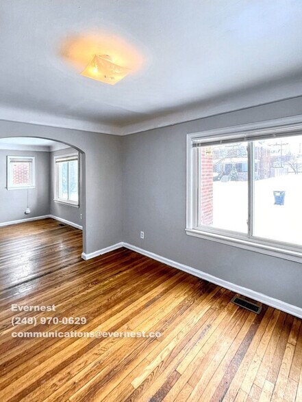 Building Photo - 3808 Seneca St