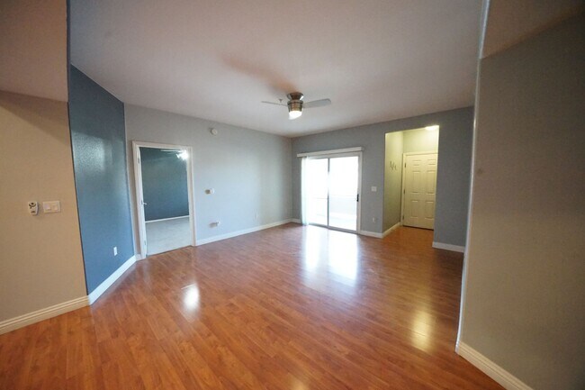 Building Photo - 2291 W Horizon Ridge Pkwy