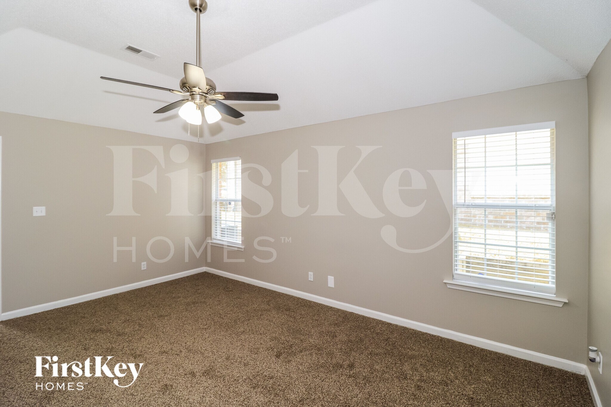 Building Photo - 1060 Mossy Knoll Dr
