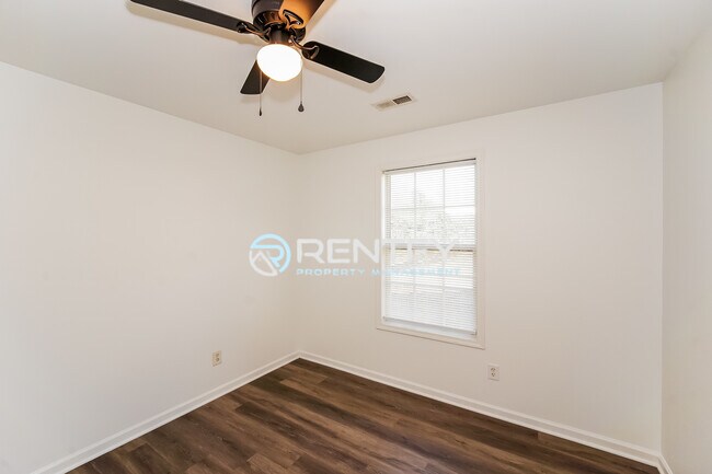 Building Photo - 1110 Mason St