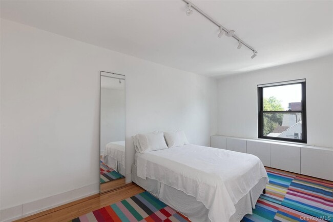 Building Photo - 76-66 Austin St