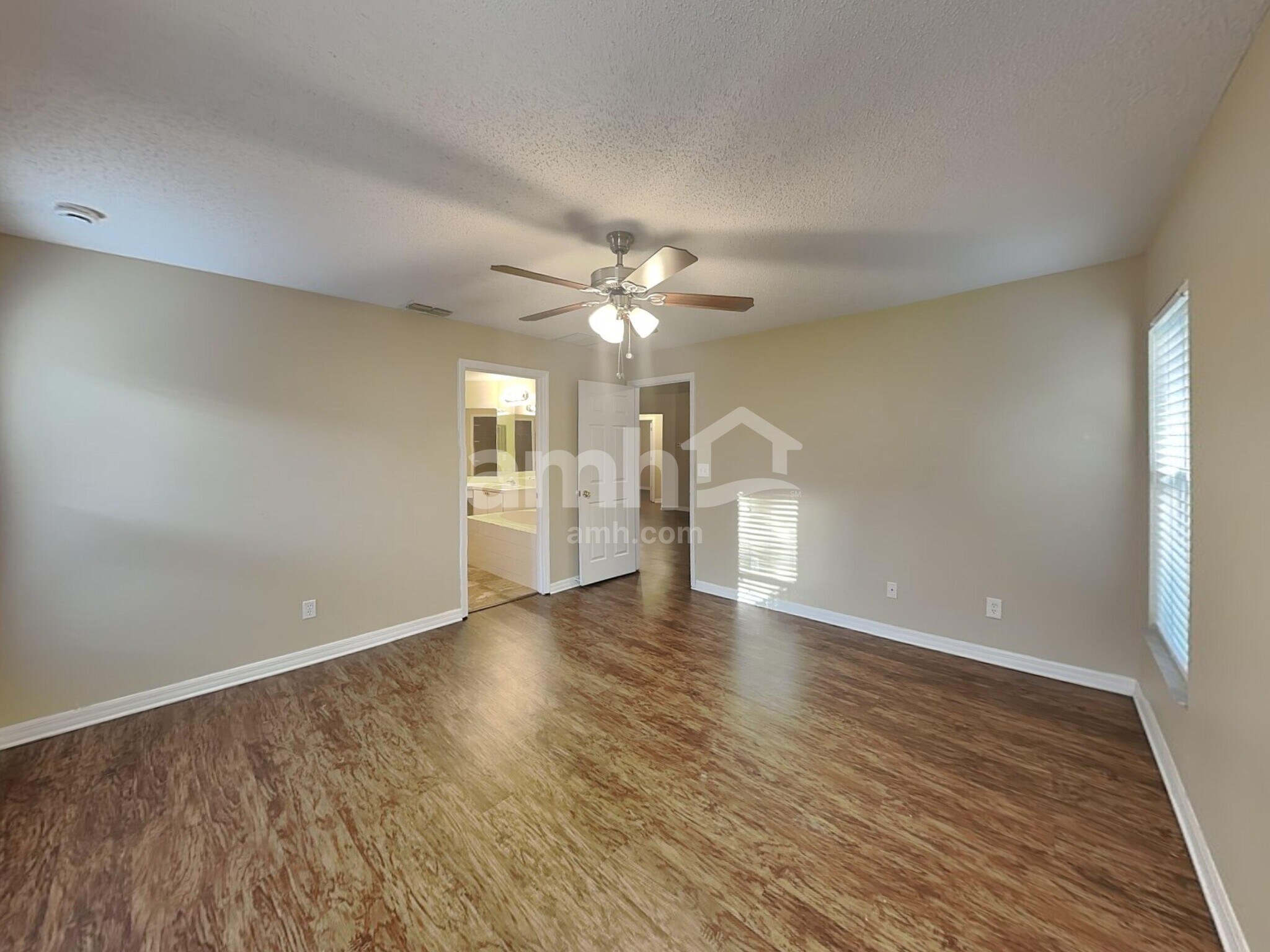 Building Photo - 1072 Bluegrass Dr