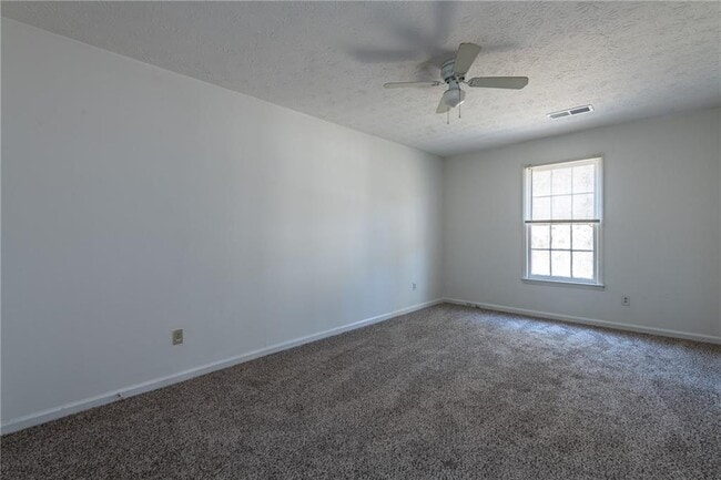 Building Photo - 8173 Magnolia Dr