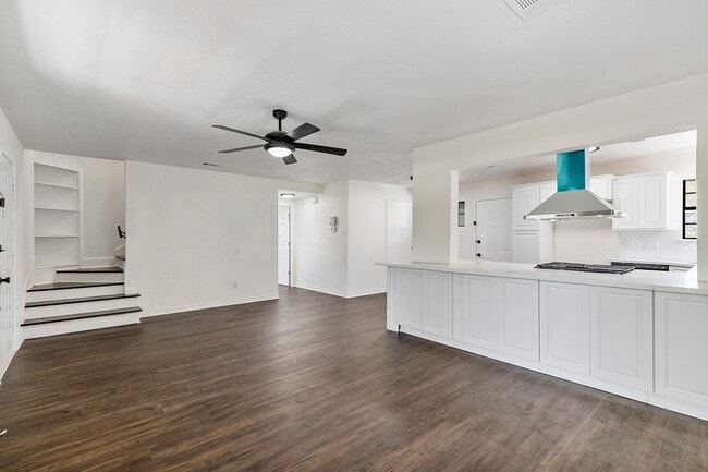 Building Photo - 504 Percival St