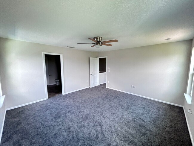 Building Photo - Beautiful 5 Bed 3 Bath in the desired Bannon Lakes Communiity