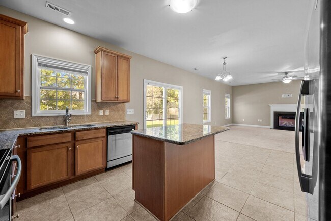 Building Photo - Welcome to Wynbrookee Lane!