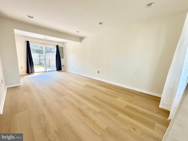 Building Photo - 13767 Marsden Ct