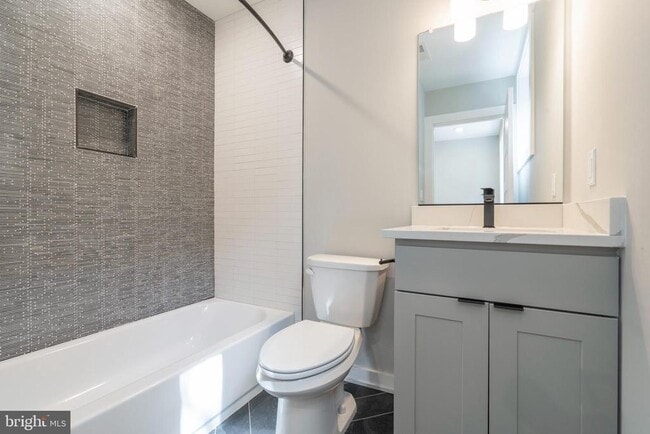 Building Photo - 435 N 35th St