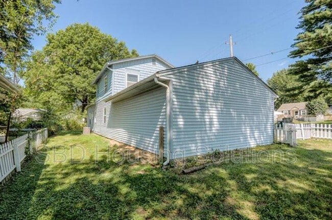 Building Photo - 10719 E 19th Terrace