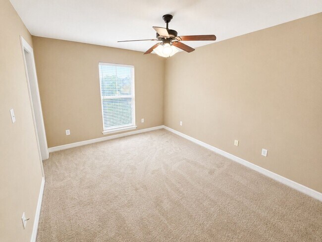 Building Photo - The Haven Neighborhood!