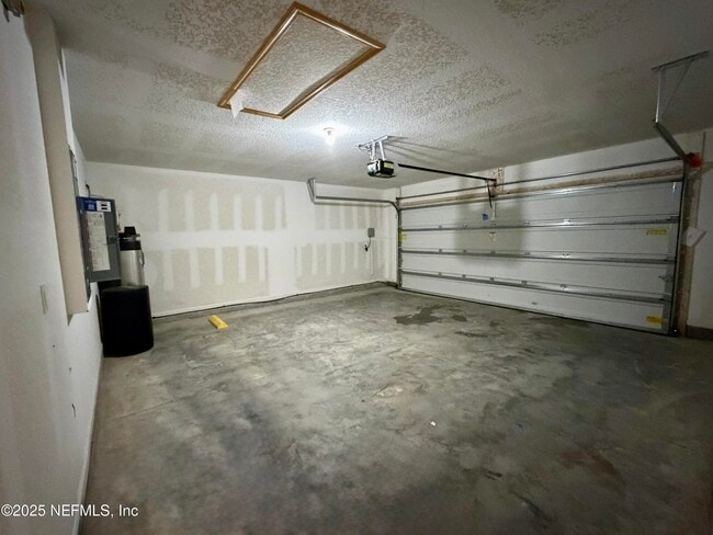 Building Photo - 3583 Sunfish Dr