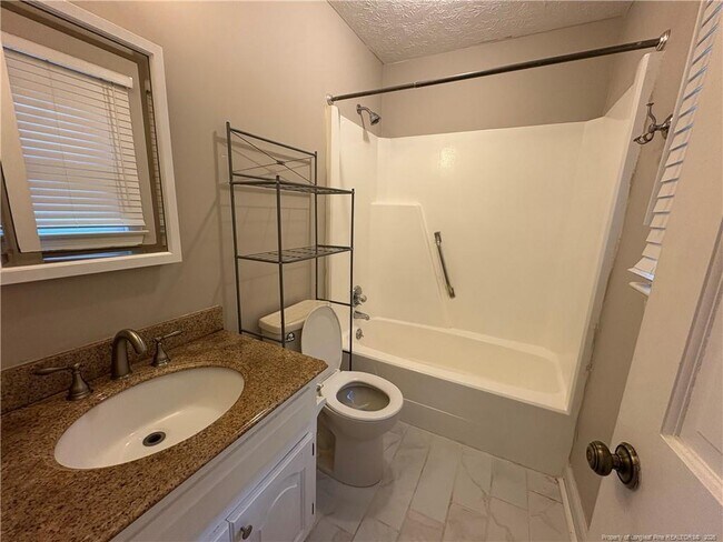 Building Photo - 405 Bannerman Pl
