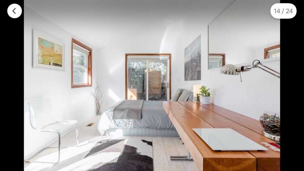 Building Photo - 4633 N Gantenbein Ave