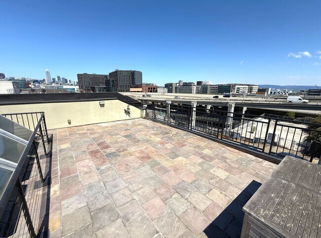 Building Photo - HUGE MODERN BRIGHT Potrero Hill Top Floor ...
