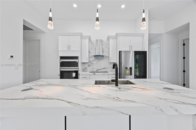 Building Photo - 3111 W 17th St