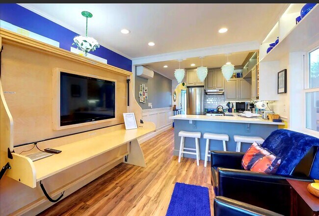 Building Photo - 6625 Amherst N St