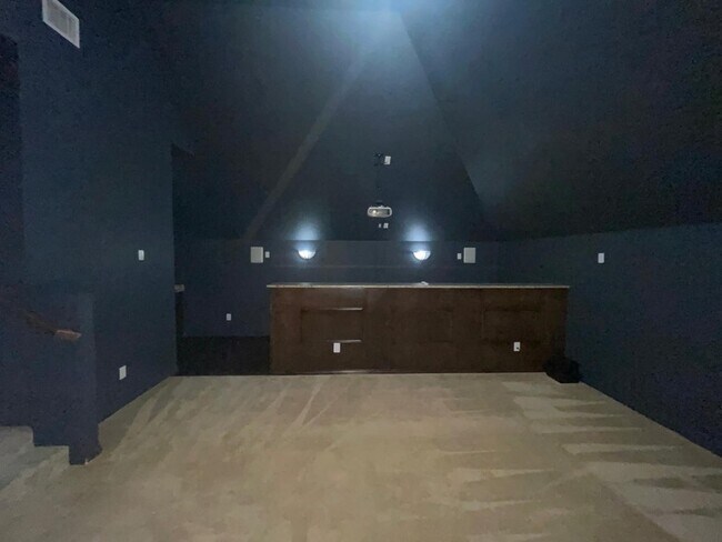 Building Photo - 15702 Crown Cove Ln