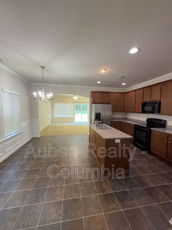 Building Photo - 204 Ashmore Ln