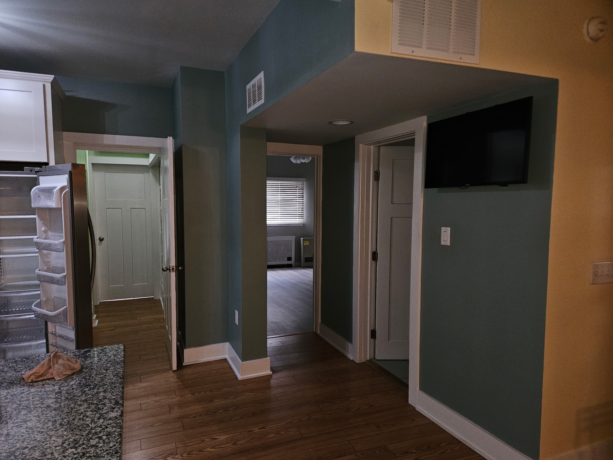 Building Photo - 1039 Clay Ave