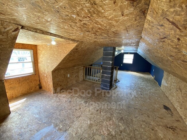 Building Photo - 209 Frazier St