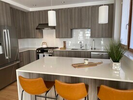 Building Photo - 240 Salem St