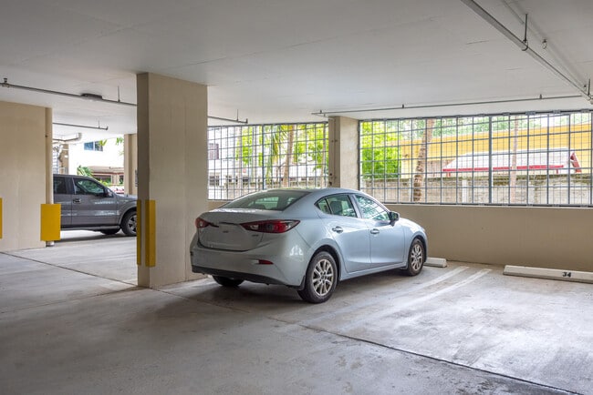 Building Photo - 1723 SW 2nd Ave