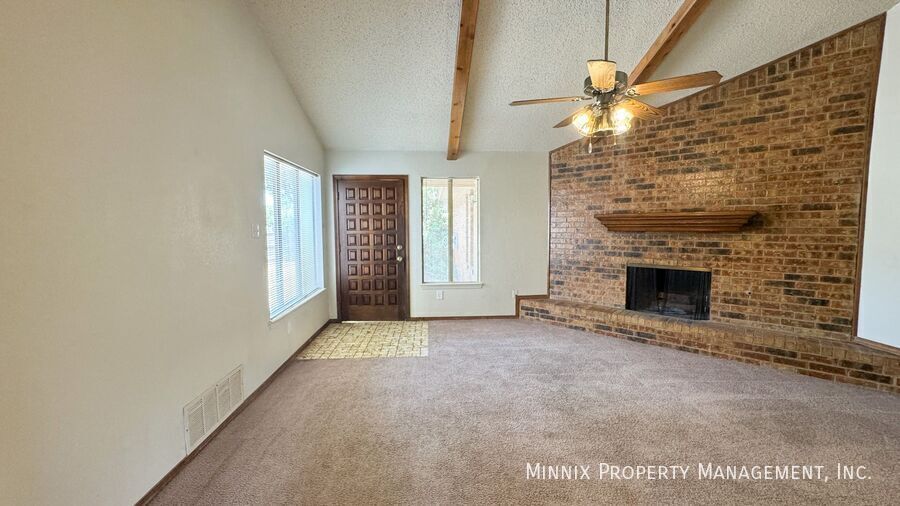 Building Photo - 4427 75th Dr