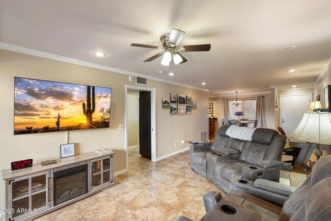 Building Photo - 4303 E Cactus Rd