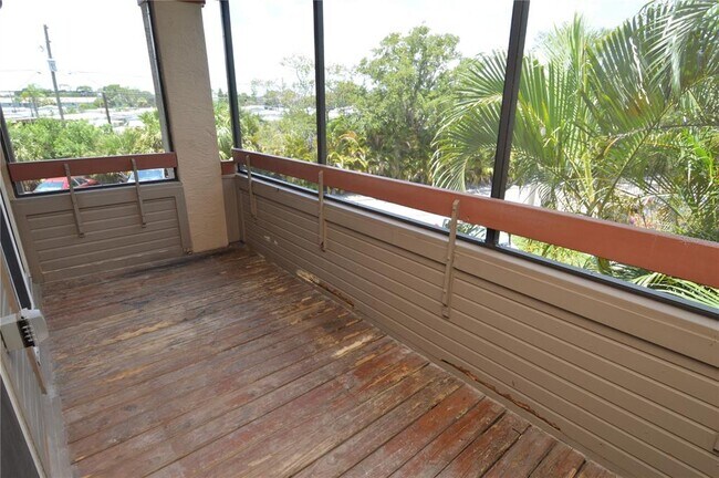 Building Photo - 10263 Gandy Blvd N