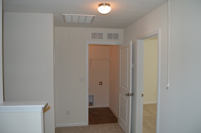 Building Photo - 117 Quail Springs Rd