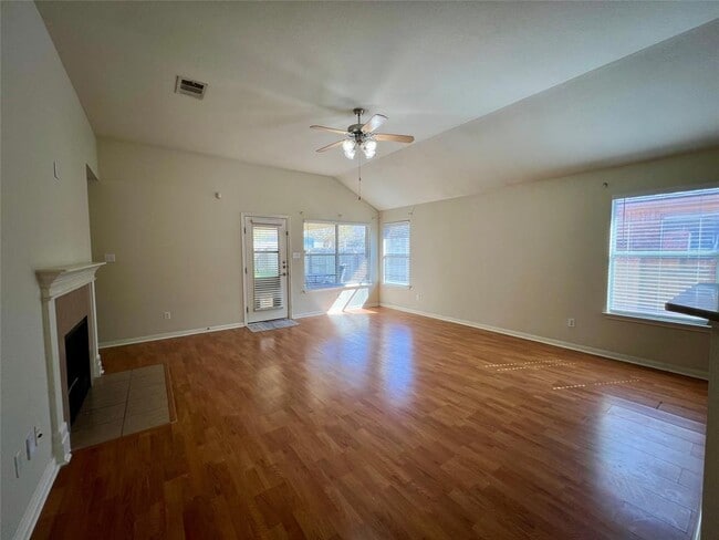Building Photo - 4511 Western Lake Dr
