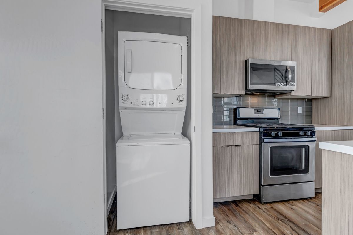 Building Photo - 1239 Tennyson St