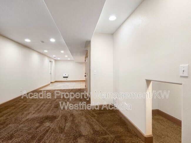 Building Photo - 25 E 2250 N