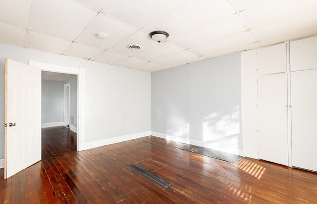 Building Photo - 917 Watt St