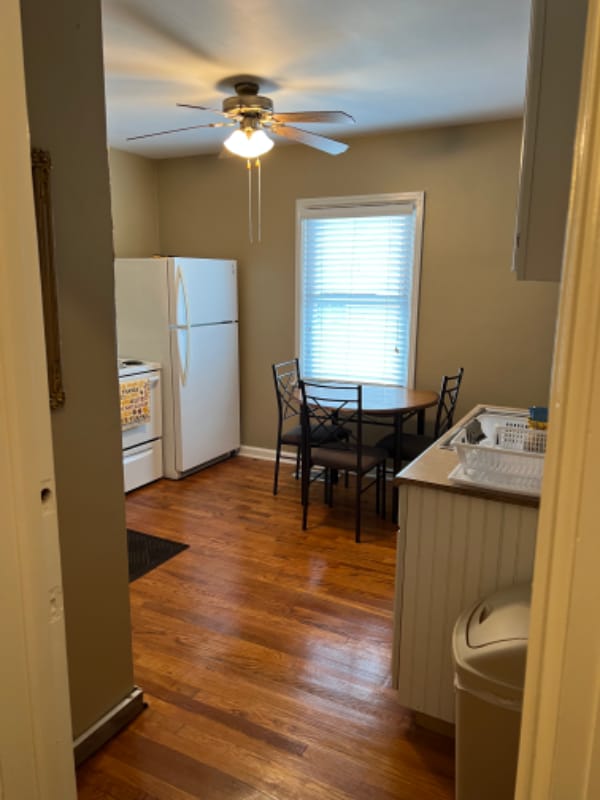 Building Photo - 225 N Park Dr