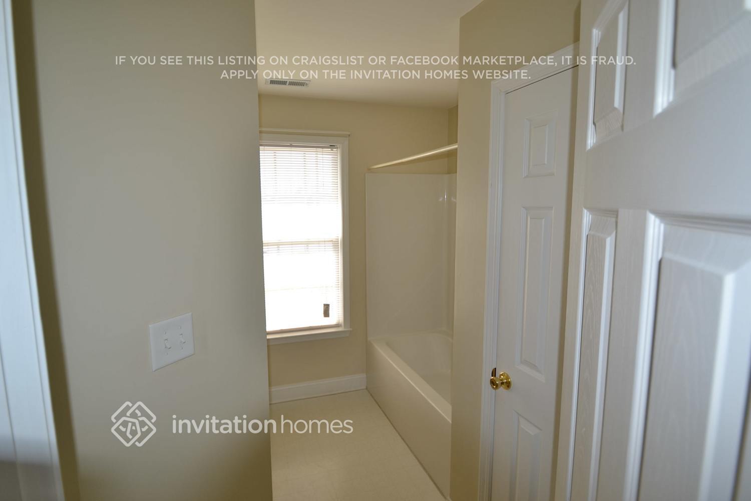 Building Photo - 2730 Stagbuck Dr