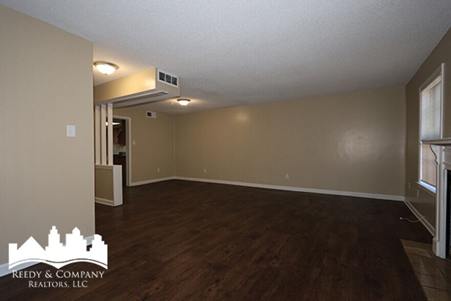 Building Photo - 6760 Racquet Club Dr
