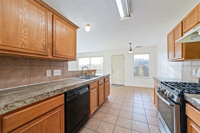 Building Photo - 3618 Windmill Village Dr