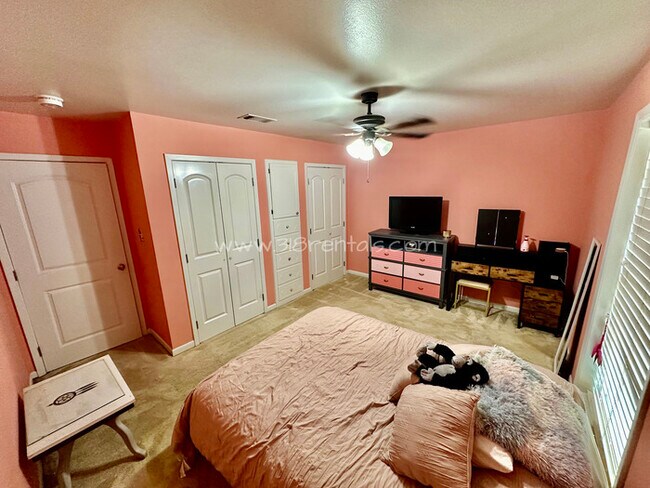 Building Photo - 7313 Camelback Dr