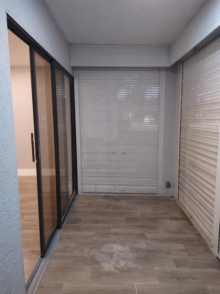Building Photo - 5068 Rose Hill Dr