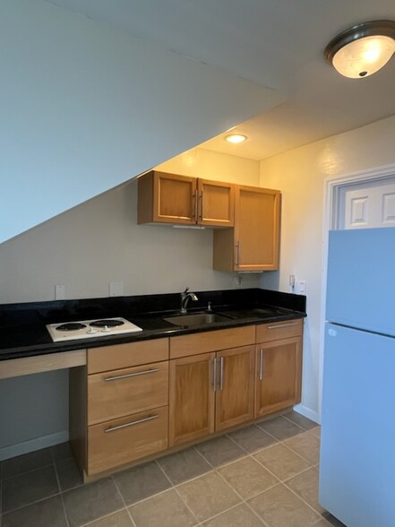 Kitchen - 2263 Okoa St